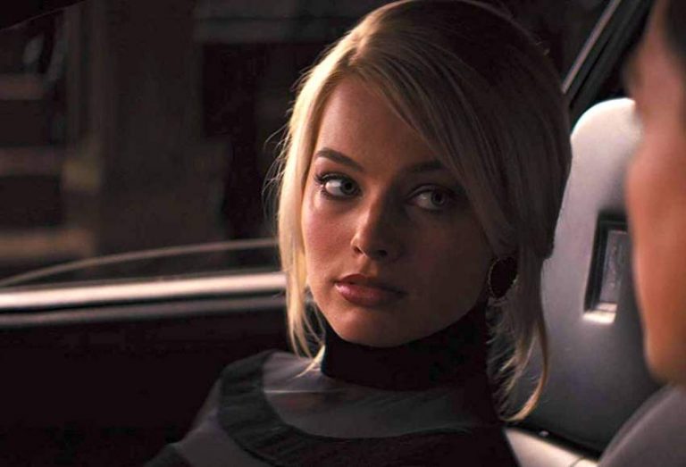 Margot Robbie Le Loup De Wall Street Margot Robbie a accepté de se déshabiller dans le Loup de Wall Street