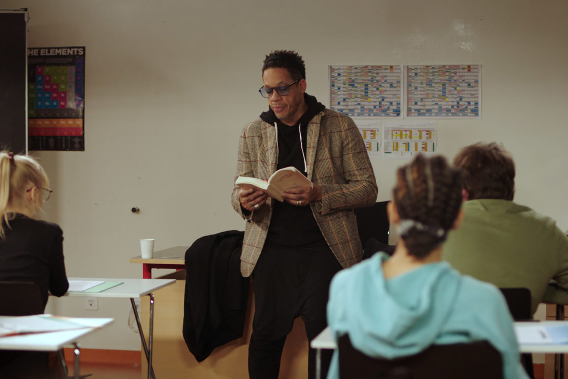 Le Prof De Philo Saison 2 Complet En Français Le Remplaçant sur TF1 : JoeyStarr en prof de français à l'essai